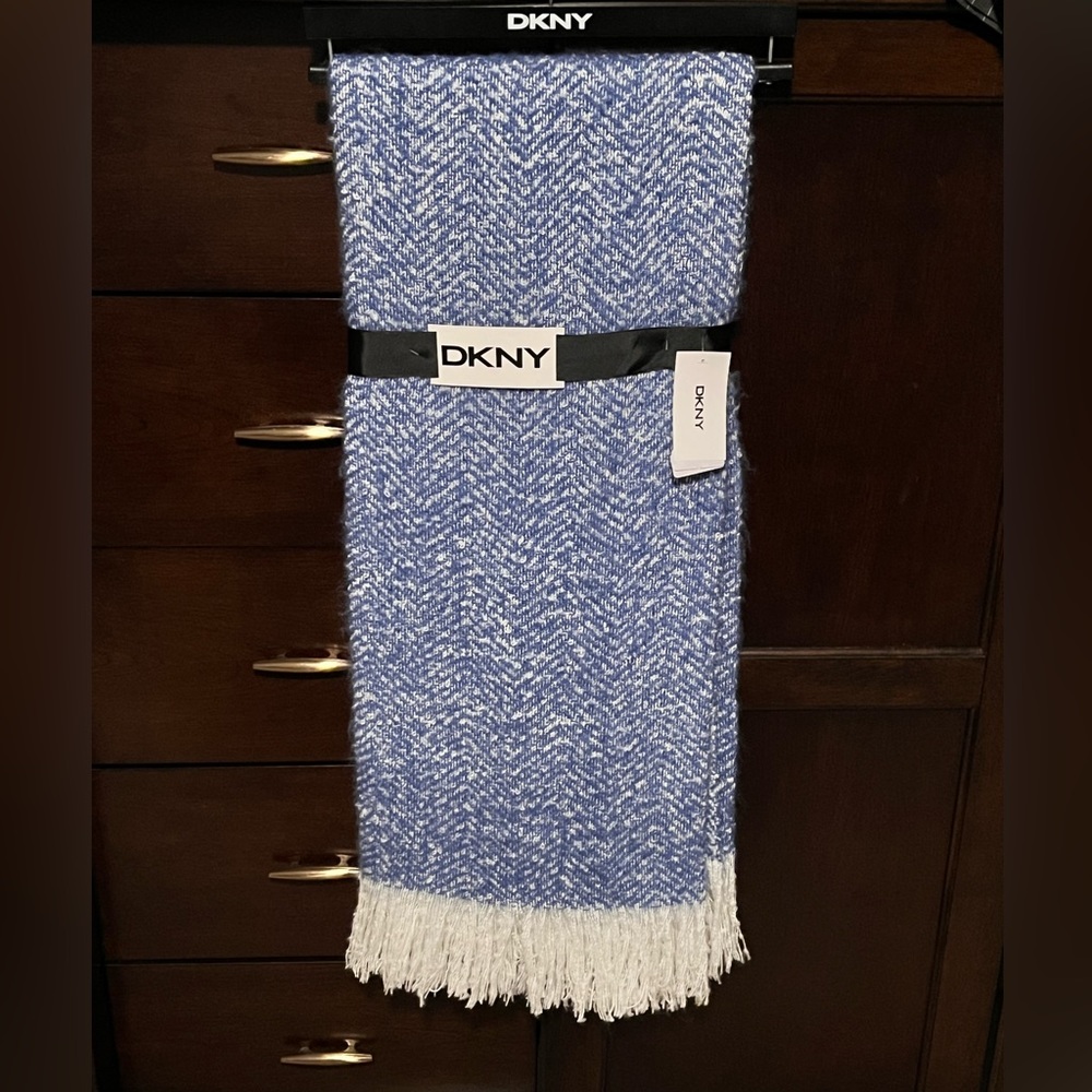 DKNY Chevron Throw Violet Throw Blanket Faux Mohair new 50”x60”